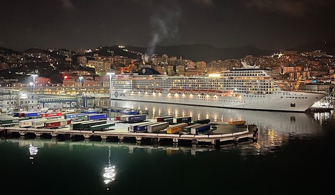 Genova Ausfahrt Hafen