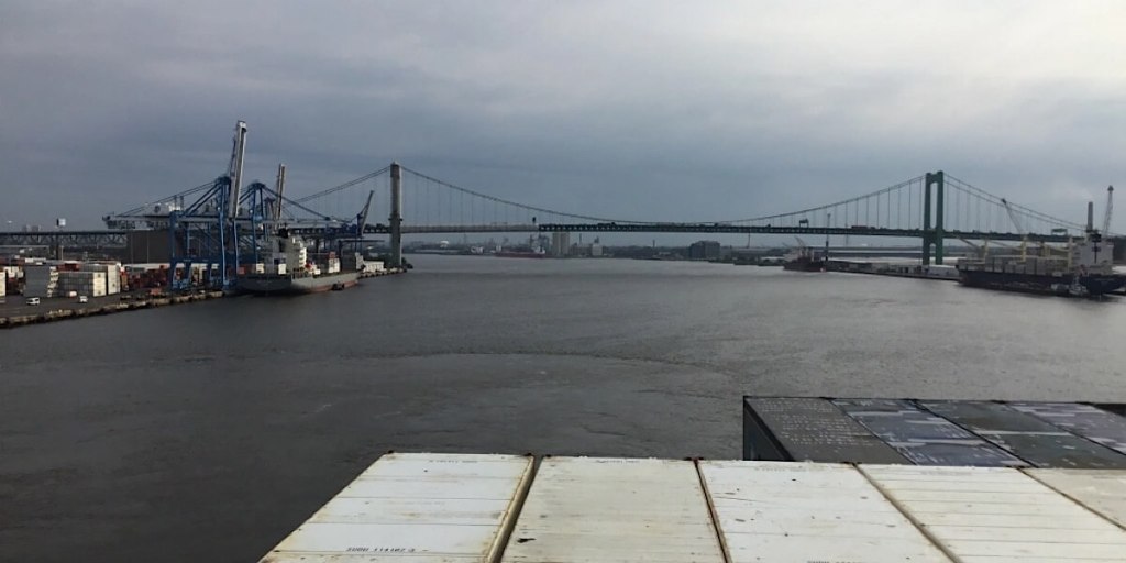 Als Passagier auf einem Frachtschiff unterwegs