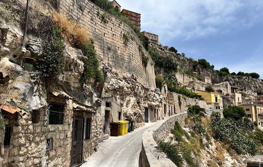 Modica Felswohnungen