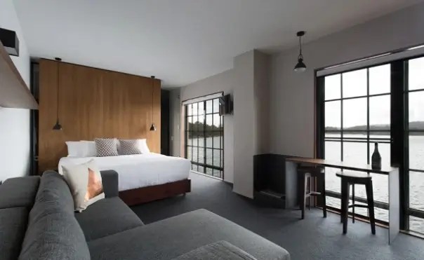 Pumphouse Point Wilderness Retreat 