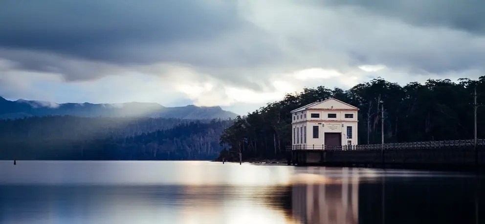 Pumphouse Point Wilderness Retreat 